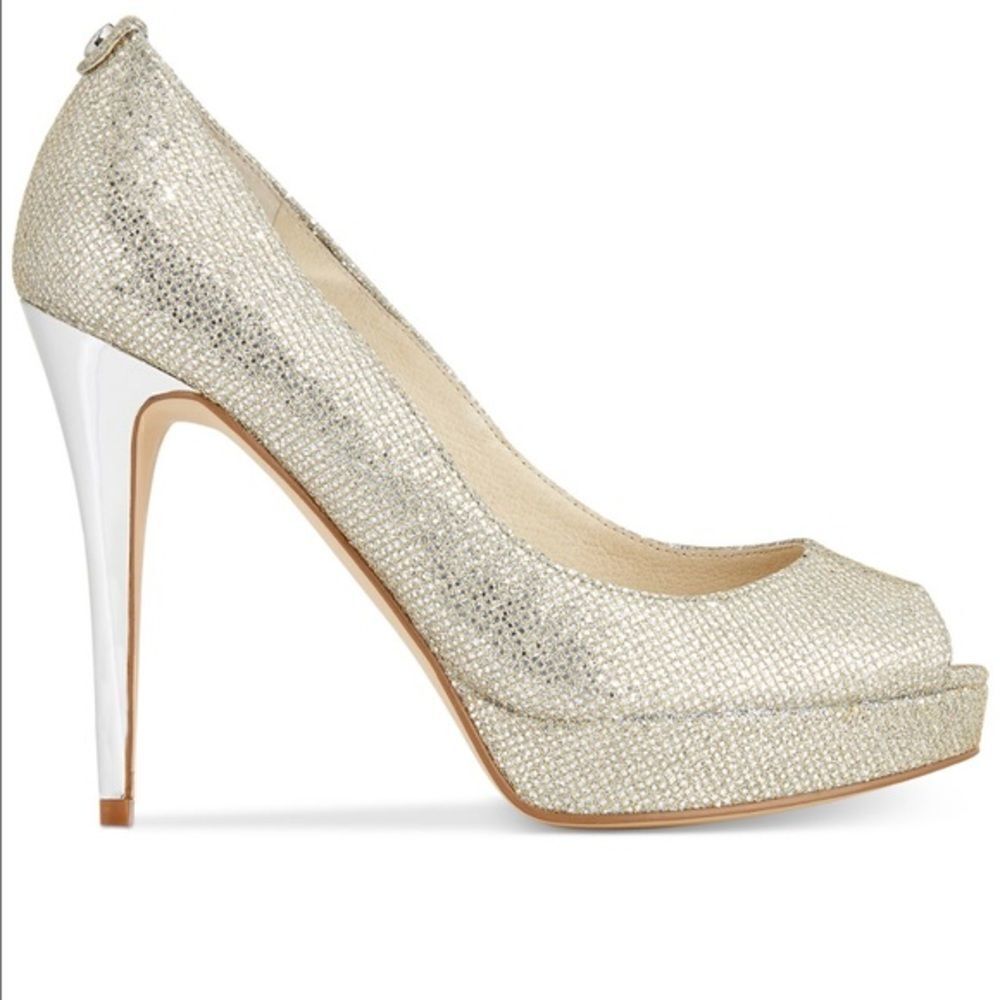 🎉last deal 🎉Michael kors York platform pumps💞